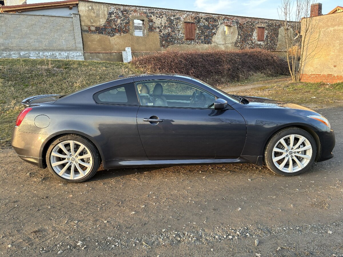 Infiniti G37S - 2
