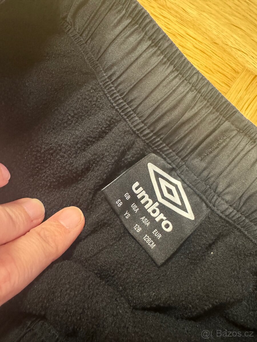 Zateplené kalhoty umbro - 2