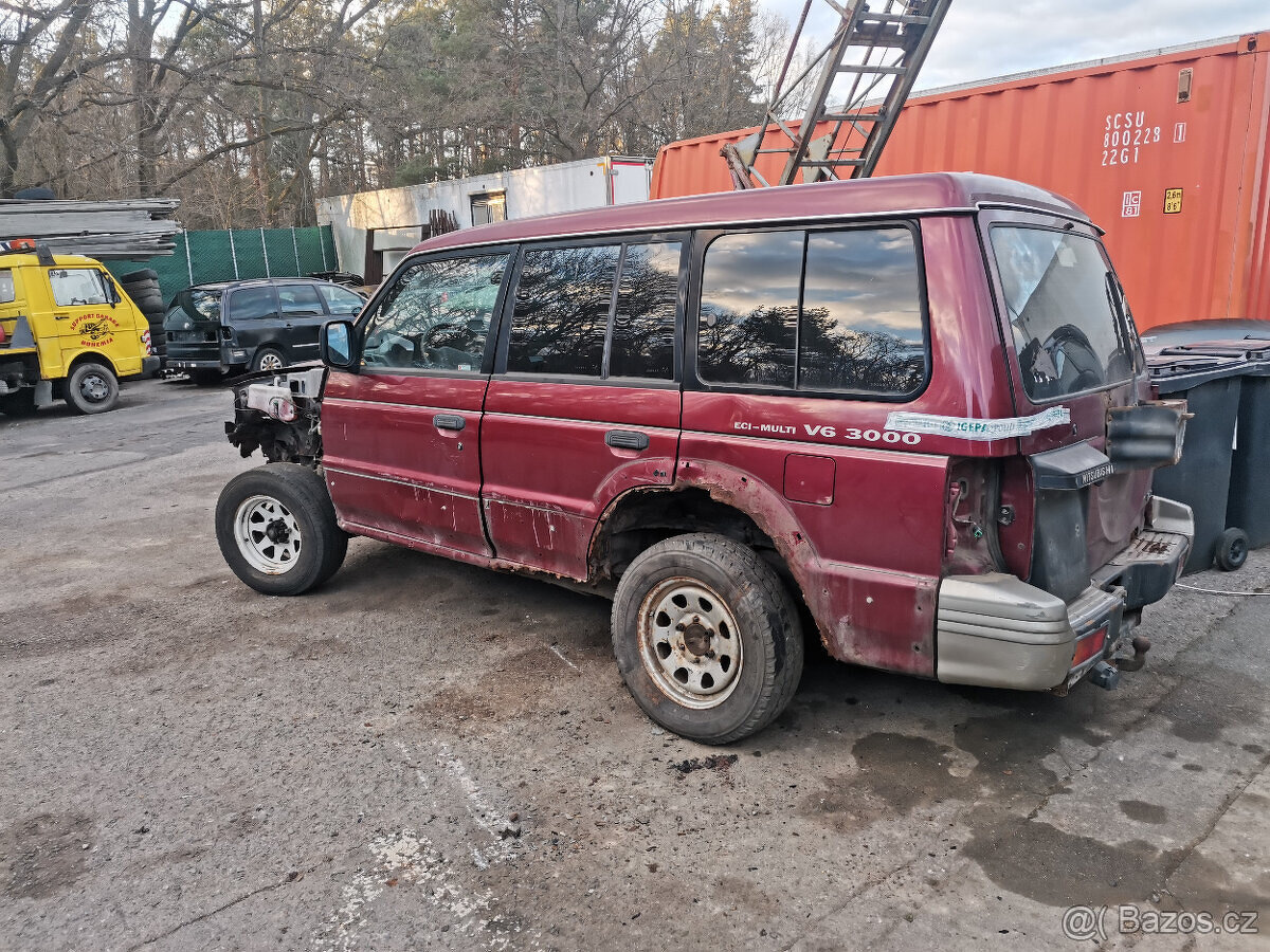 MITSUBISHI_PAJERO_3000_V6_AUTOMAT_NÁHR._DÍLY - 2