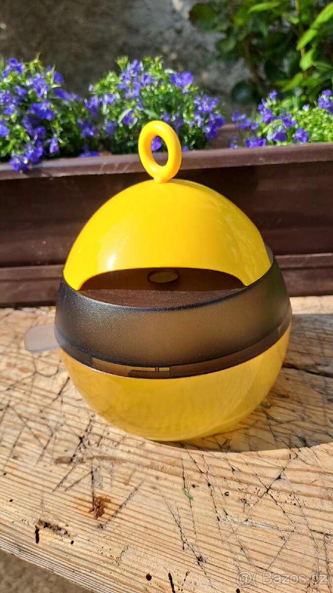 Dortová forma, zapékací misky, lapač vos, květináčky, - 2