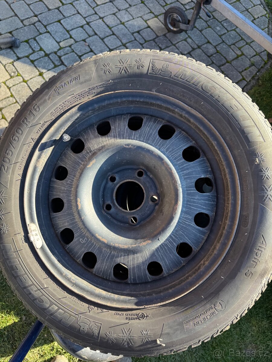 Zimní 205/60/16 - 2