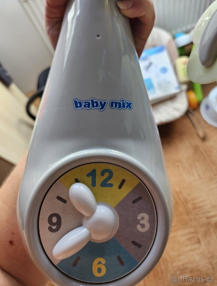 Kolotoč nad postýlku - 2