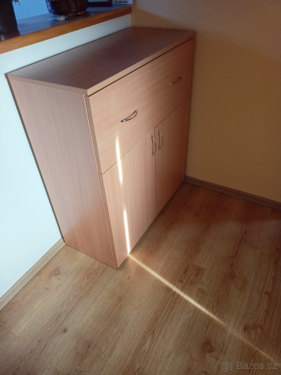 Skříňka nová - 2