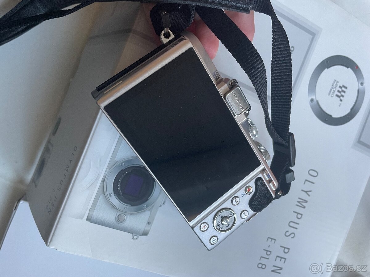 Olympus PEN E-PL 8 kompletní balení - 2