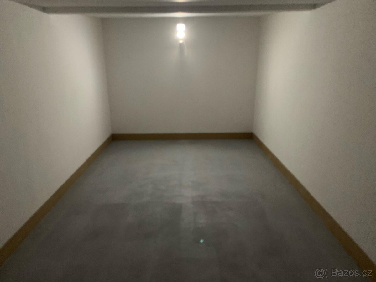 Garáž nebo Sklad - 2