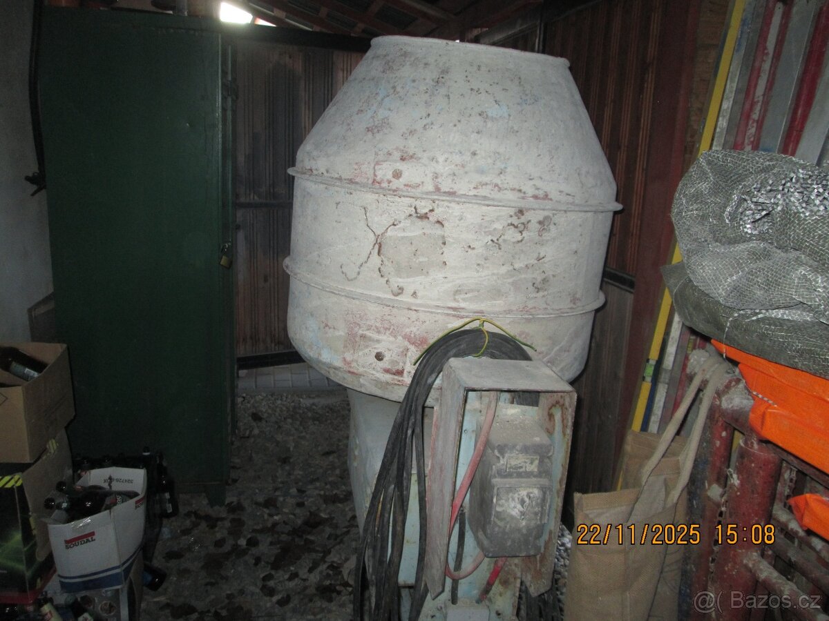 stavební míchačka - 2