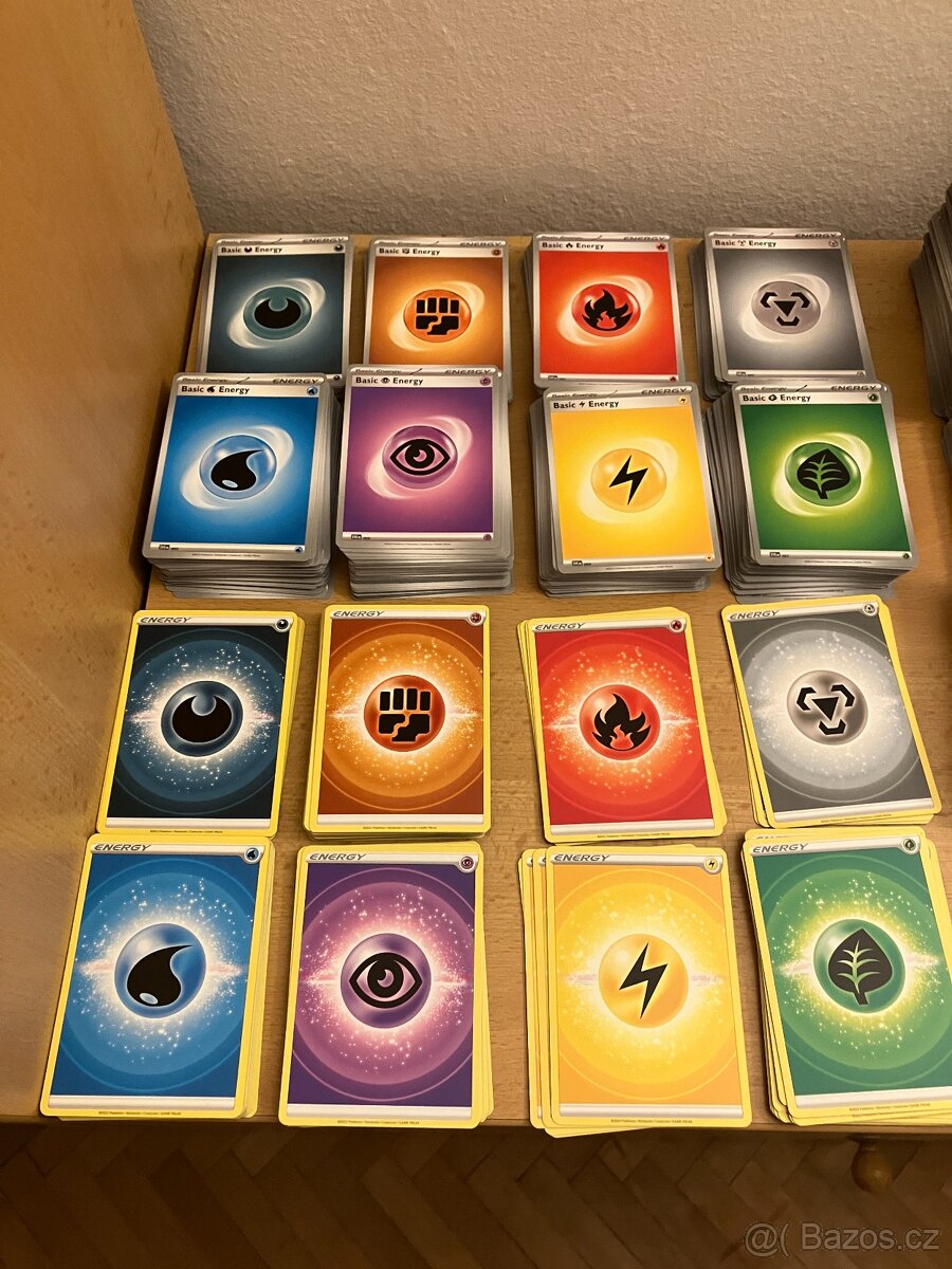 Velká spousta Pokemon karet, boxů, žetonů, krabiček - 2