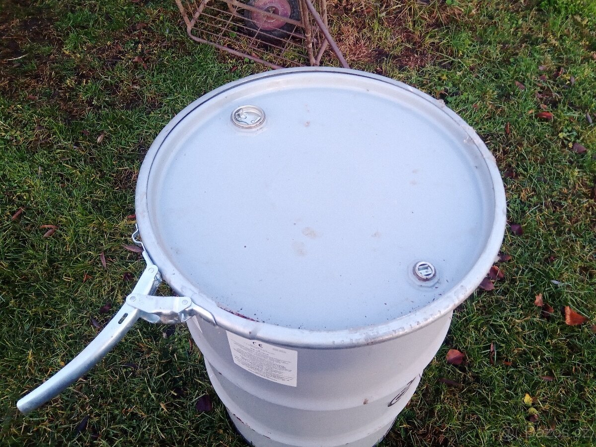 Uzavíratelné plechové sudy - 2