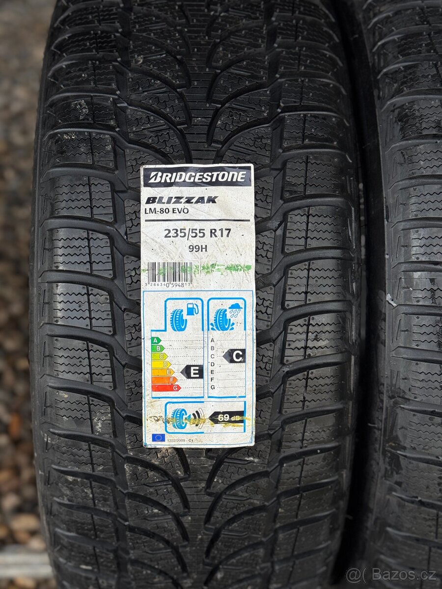 235/55/17 zimní nepoužitý pár Bridgestone - 2