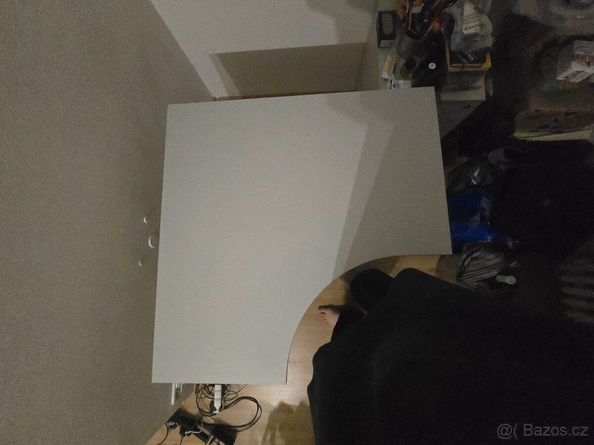 Kancelářský stůl - 2