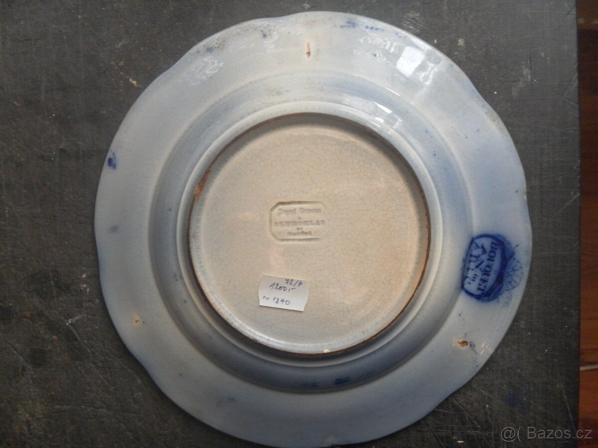 Značený keramický talíř. - 2