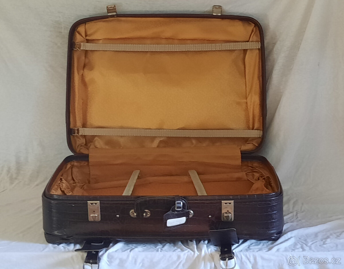 Starý cestovní kufr - 2