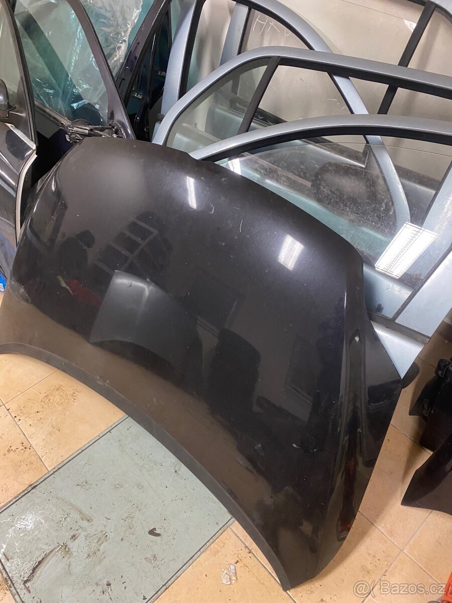 Volkswagen golf plus 5 přední kapota - 2