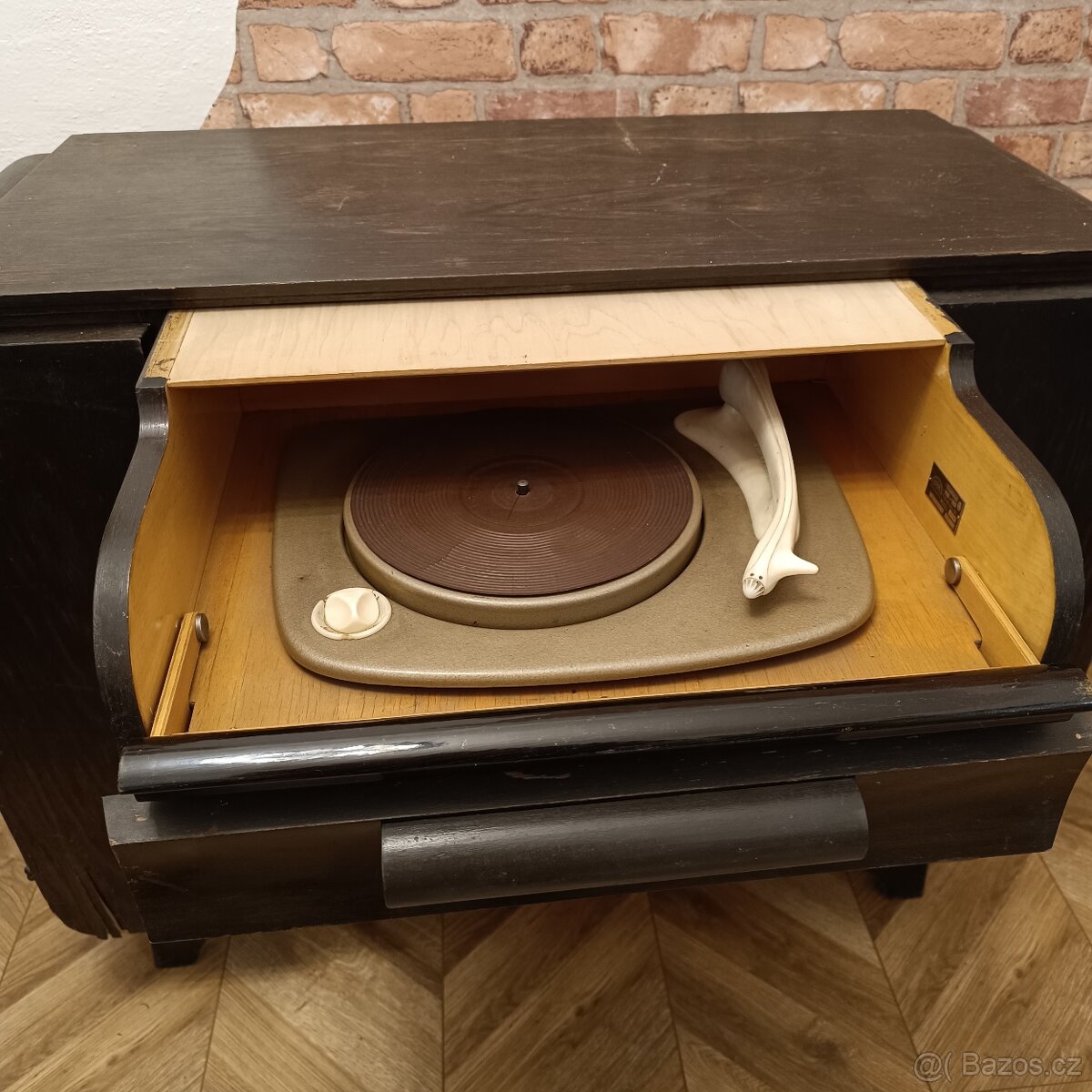 Gramofonová skříňka Halabala Supraphon - 2