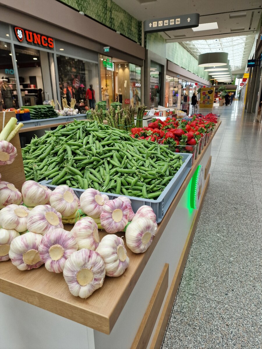 Prodám velký prodejní pult do interiéru - 2