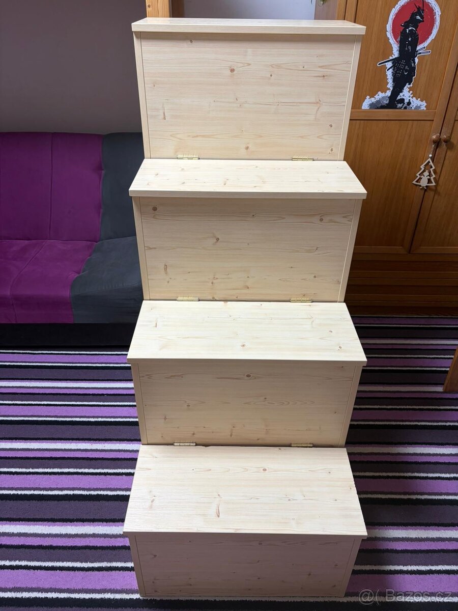 Dřevěné úložné schody - 2