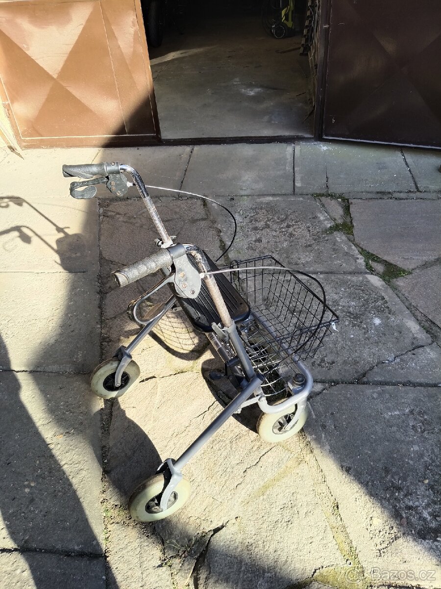 Chodítko pro seniory - 2