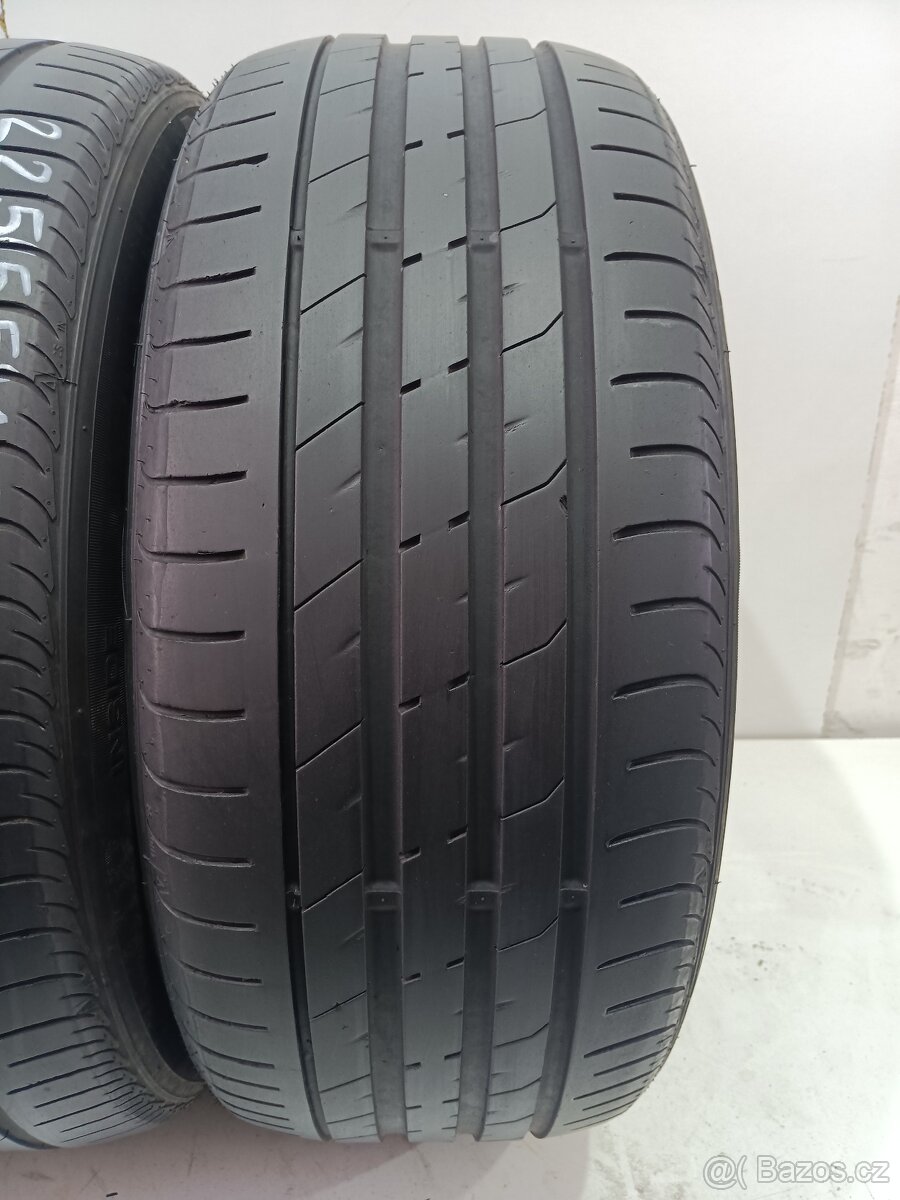 Letní pneu 225/55/16 Nexen - 2