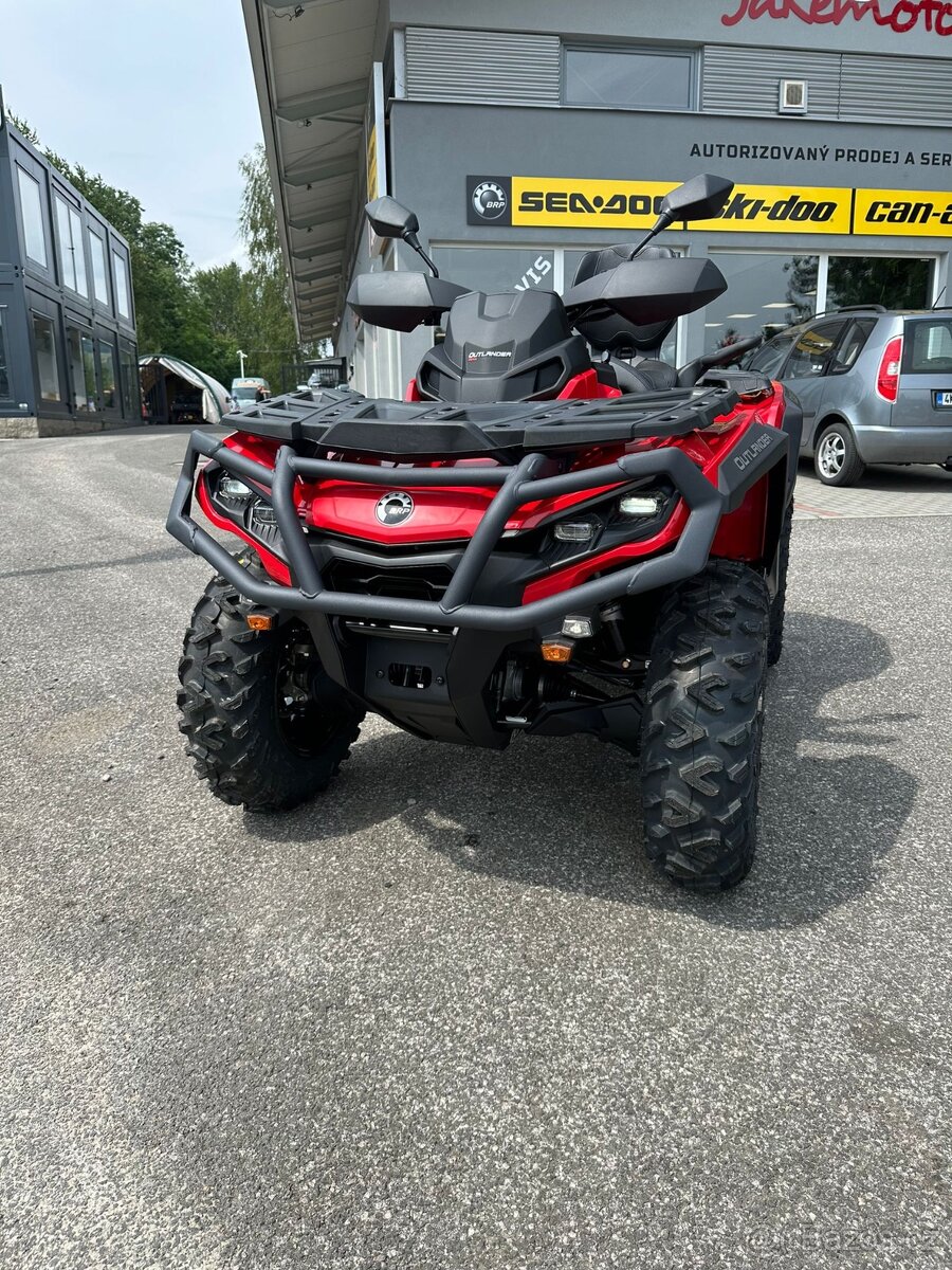 Can Am Outlander 1000 Max DPS model 2024