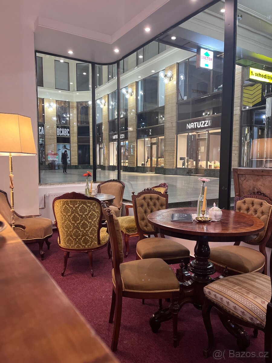 Historický sedací nábytek z období historismu (1820–1920) – - 2