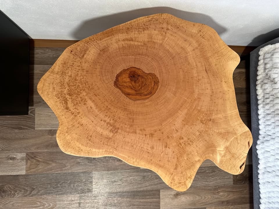 Konferenční stolek z masivu - 2