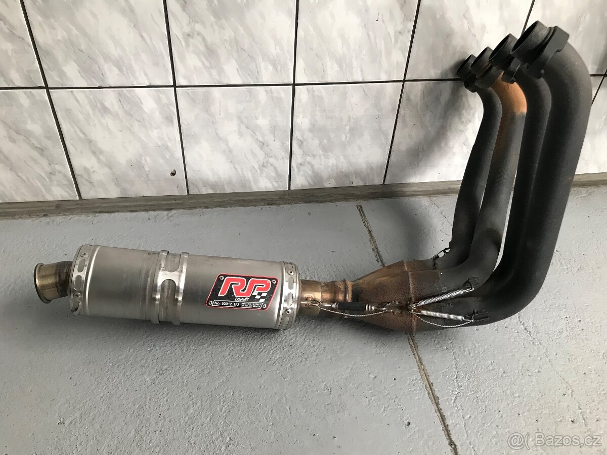 Suzuki GSX-R 750 GR7AB - 2