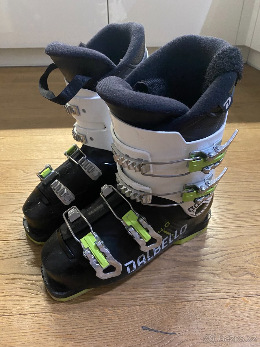 dětské lyže, lyžáky, přilba - 2