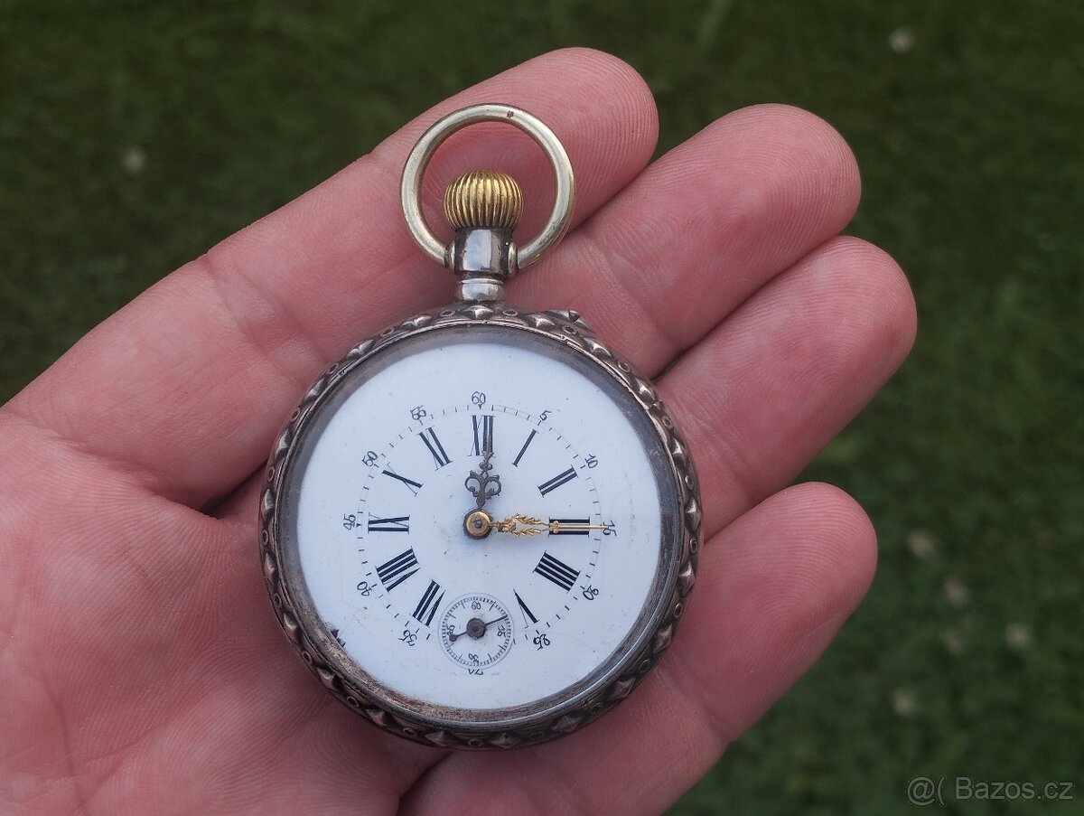 Starožitné dvoupláštové stříbrné zdobené kapesní hodinky. - 2