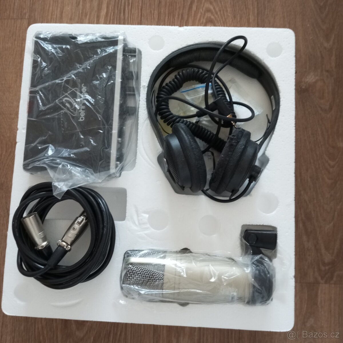 Nahrávací set Behringer U-PHORIA Studio Pro + kabel - 2