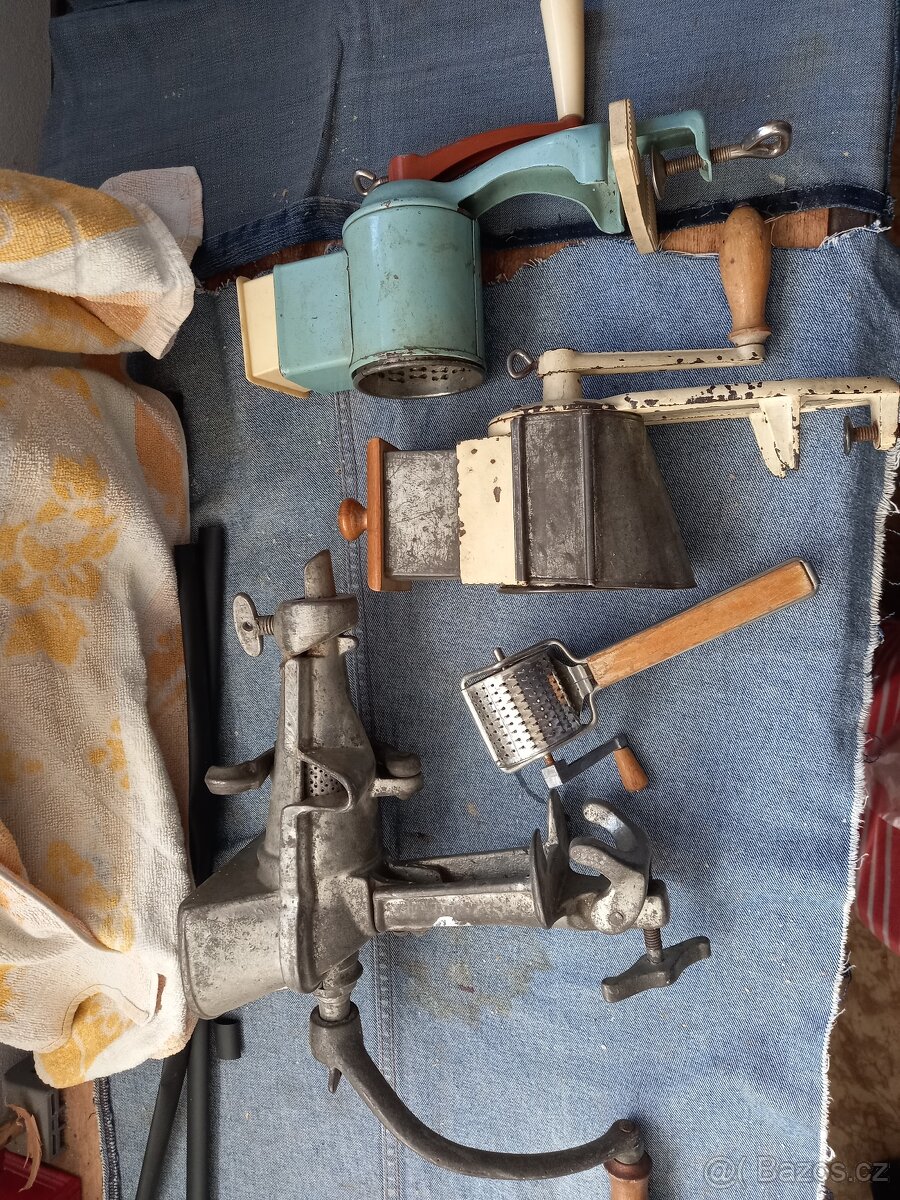 Staré kuchynské strojky ruším sbírku - 2