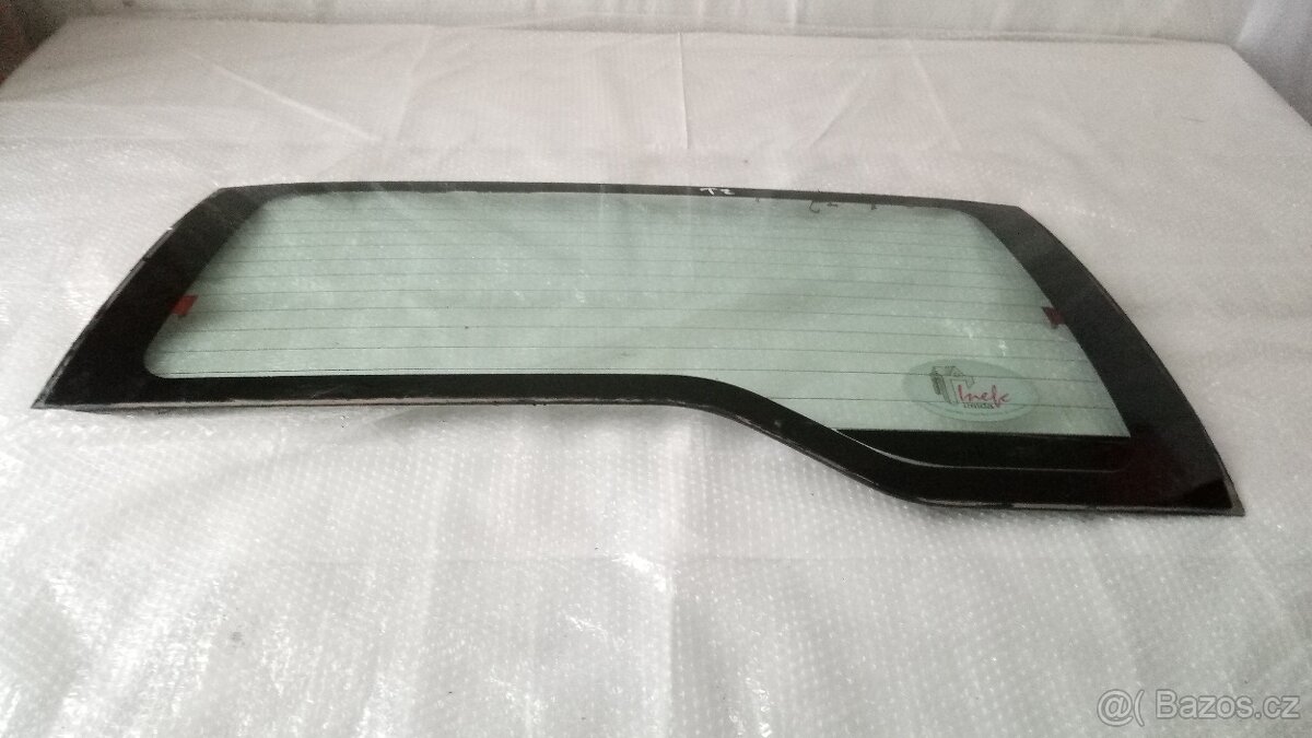 Nissan Terrano – Sklo kufru - 2