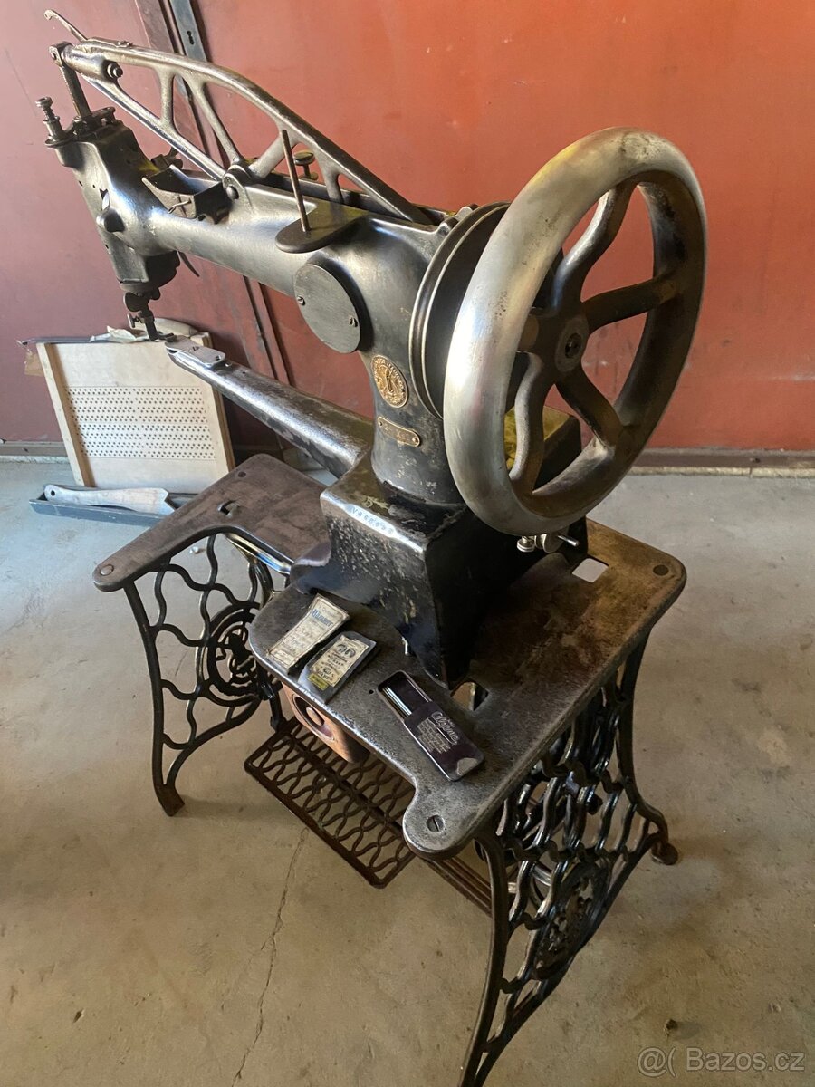 Šicí stroj - 2