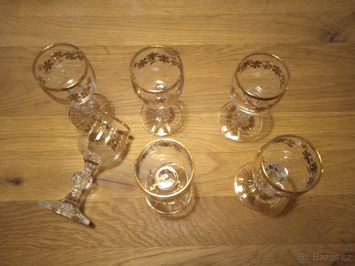 Skleničky se stopkou - 2