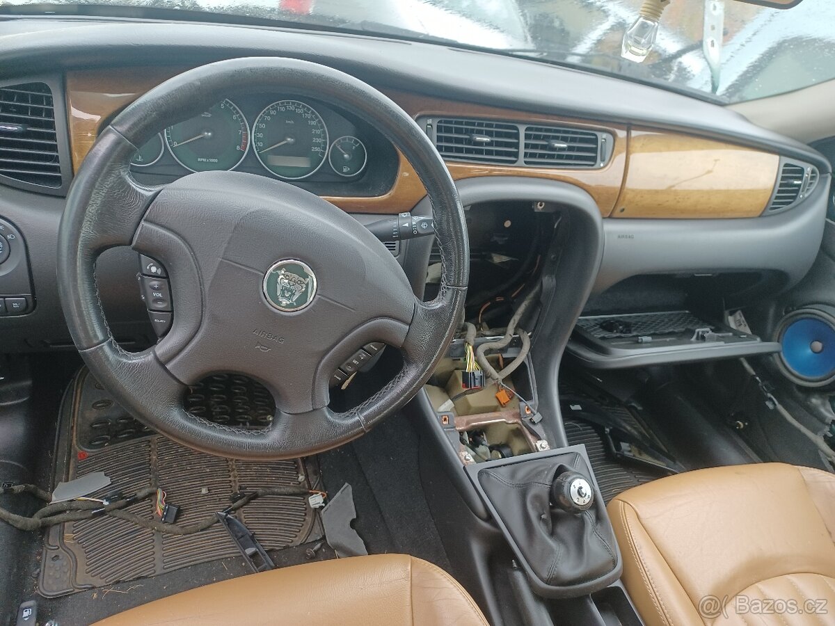 Jaguar X-Type 3.0 V6 169kw r. 2001 4x4 - 2