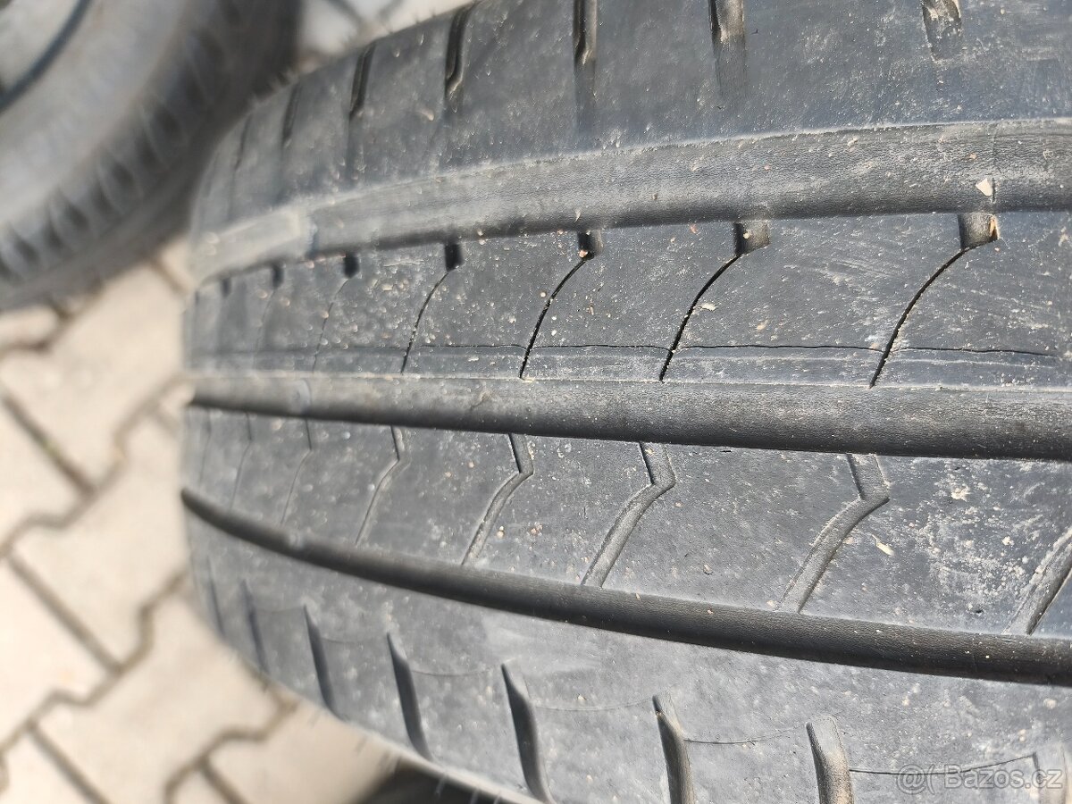 Letní pneu Goodyear Efficient Grip 195 60 R16 - 2