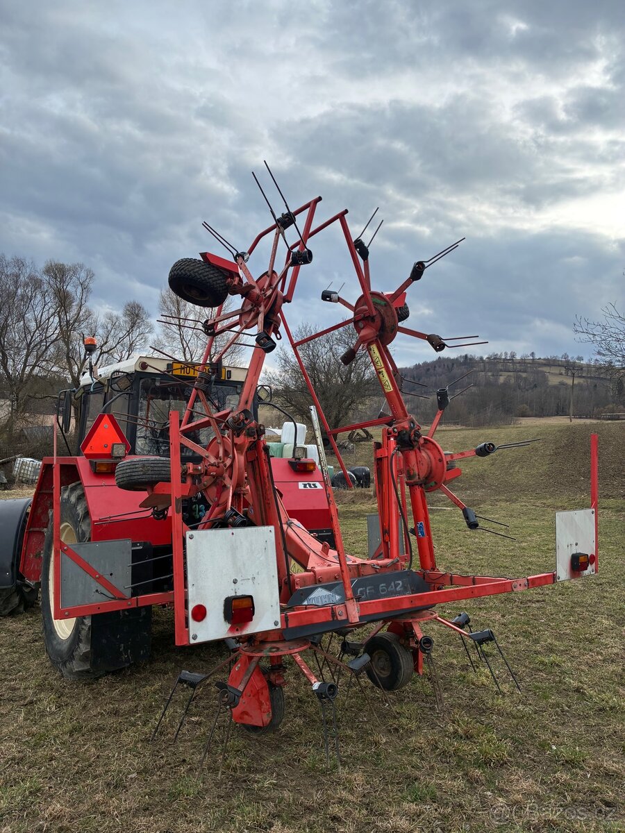 Obraceč Kuhn GF 642 - 2