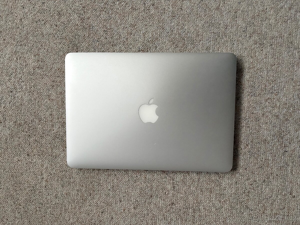 MacBook Pro 13, stříbrný - 2