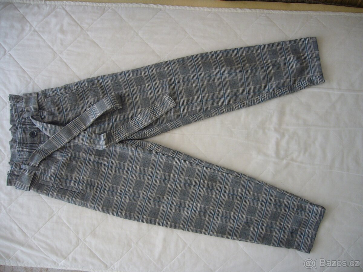 Prodám dívčí kalhoty s páskem - 2