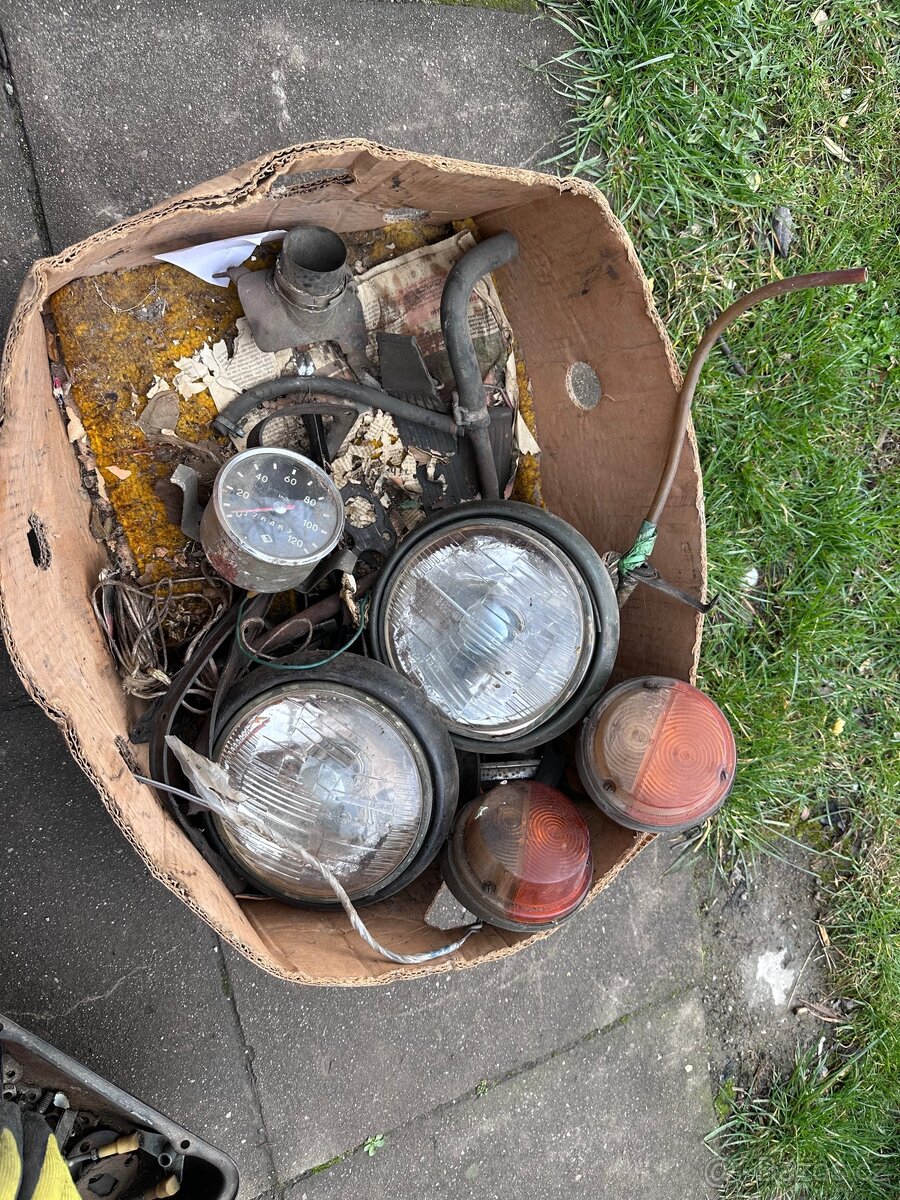 Náhradní díly - 2