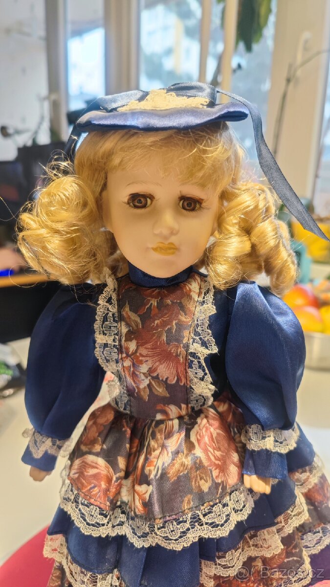 Sběratelská porcelánová panenka - 2