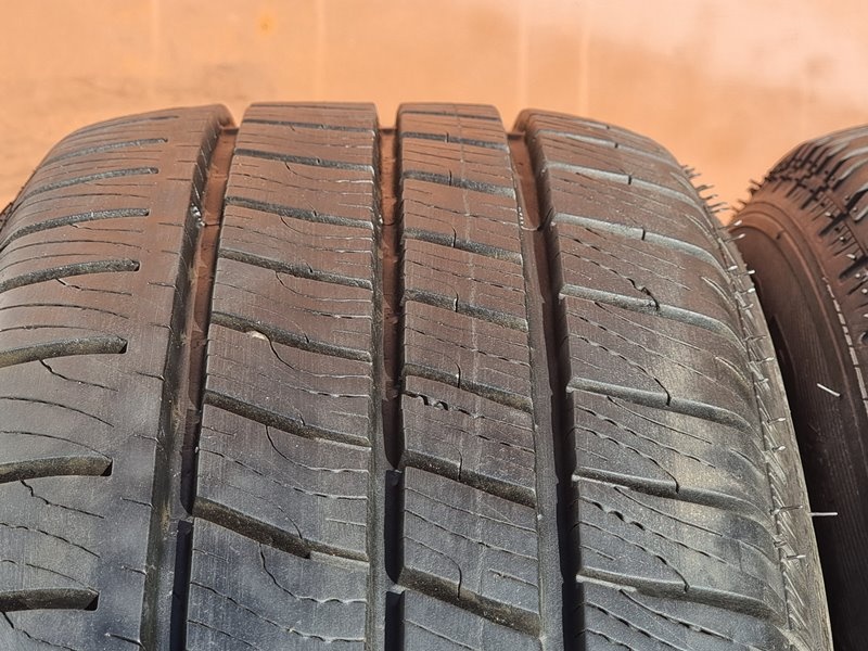 Celoroční Goodyear 215/65/15C - 2