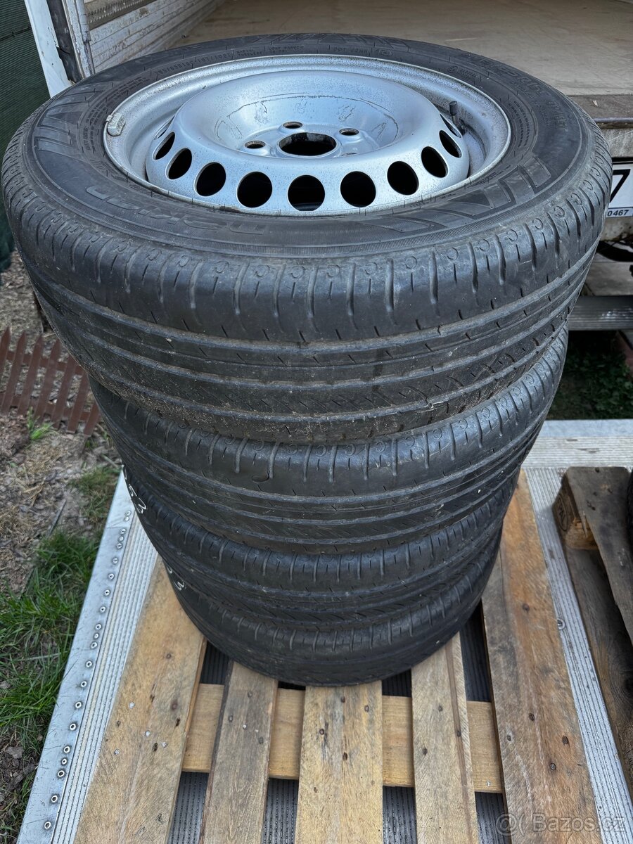 205/65/16c R16 5x120 Vw transporter letní Dot1422 - 2