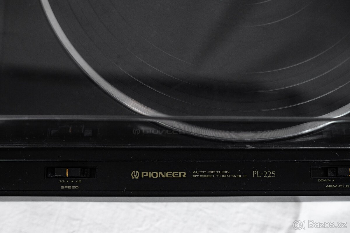 Gramofon PIONEER - 2