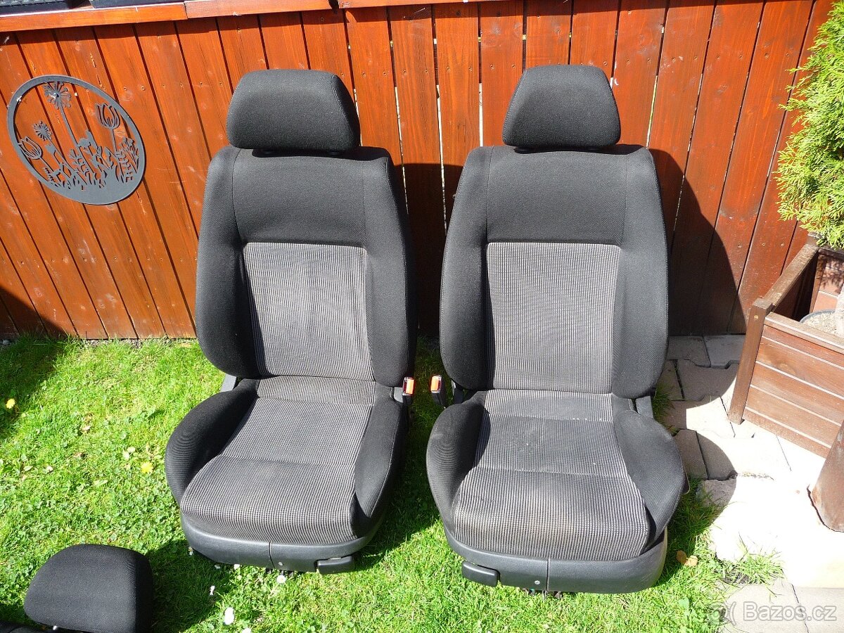 SEDAČKY VW GOLF 4 ŠKODA OCTAVIA I - 2