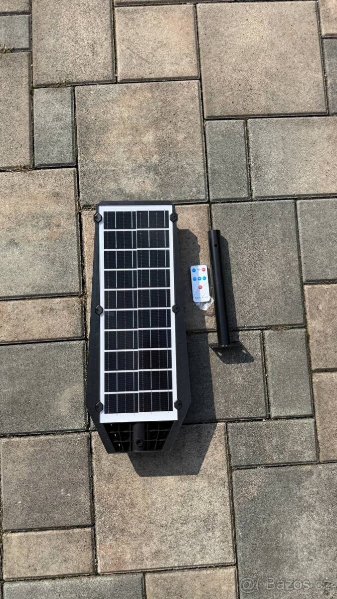 Solar LED reflektor s výkonom 1300 W - 2