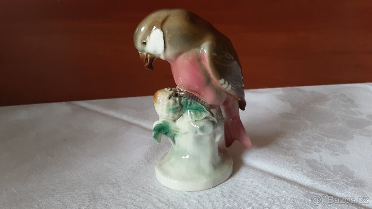 Porcelánová soška ptáka - 2