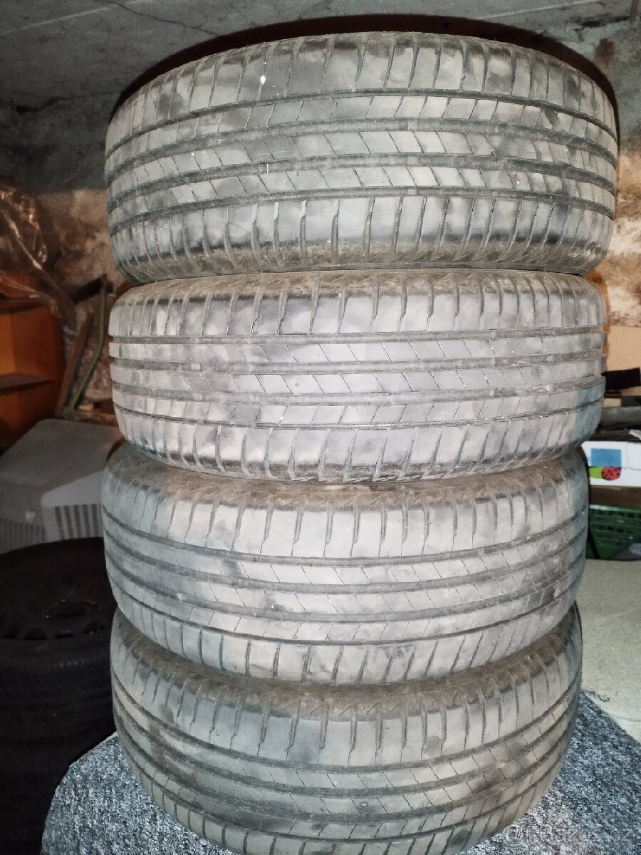 Pneu Bridgestone 205/60 R16 - 2