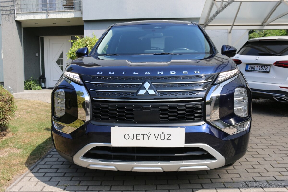 Mitsubishi Outlander 2.4 PHEV, 7míst, Invite - 2