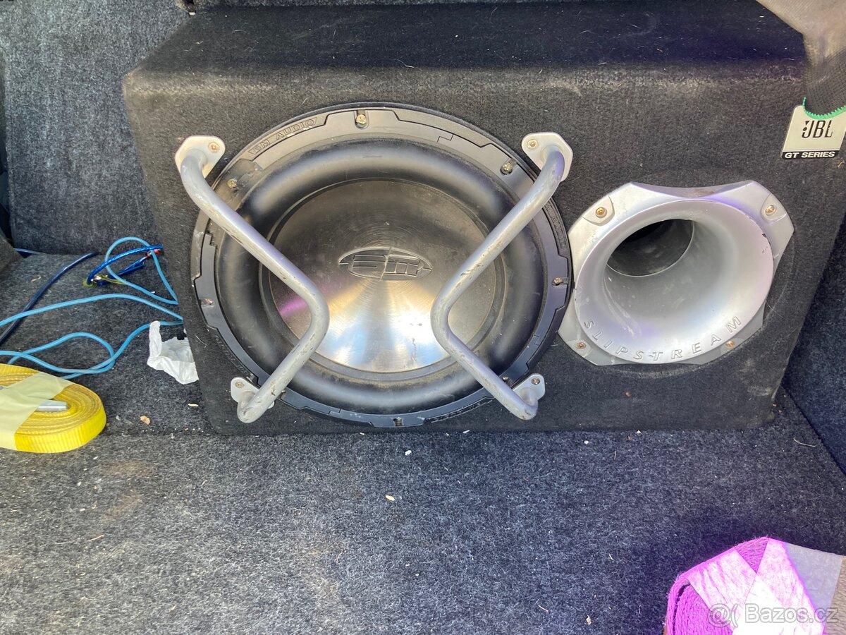 zesilovač subwoofer - 2