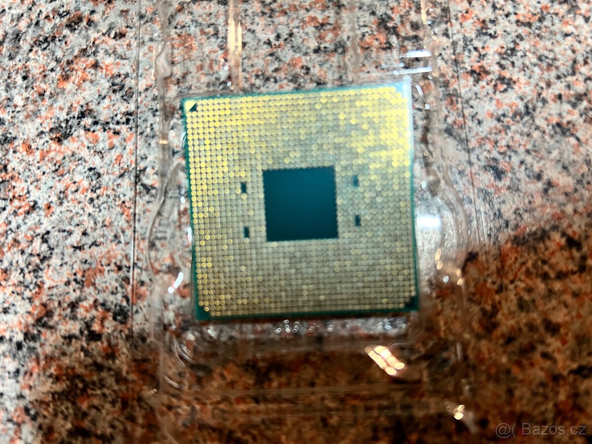 AMD Ryzen 5 2600 - 2